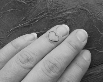 12 temporary miniature heart tattoos / finger tattoos, wrist / tattoo / fake tattoo / black
