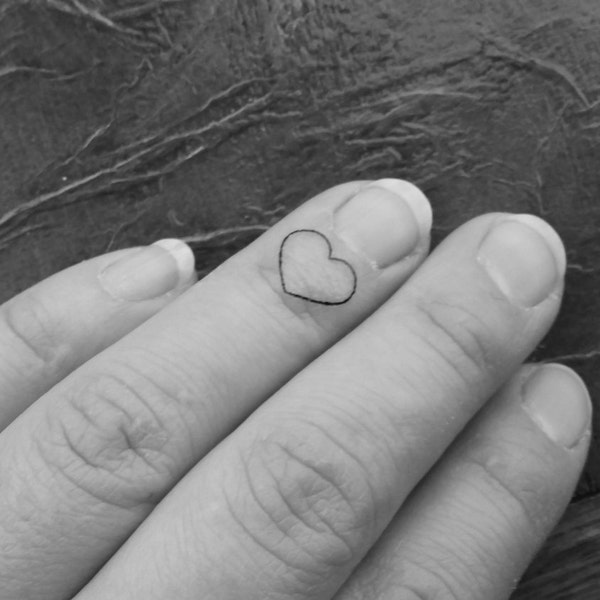 12 temporary miniature heart tattoos / finger tattoos, wrist / tattoo / fake tattoo / black