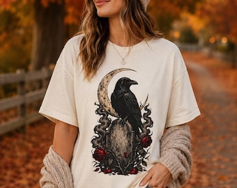 T-shirt Corbeau sur la Lune | Illustration gothique de corbeau, roses et occulte