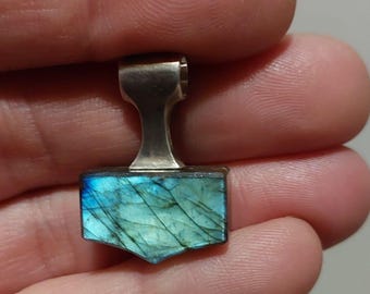 Handgefertigter Labradorit Thorshammer Anhänger: Nordischer Wikinger Schmuck