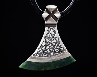Handgefertigte Mammen Axt Kette: Wikinger Schmuck mit Geschnitzter Jade Klinge