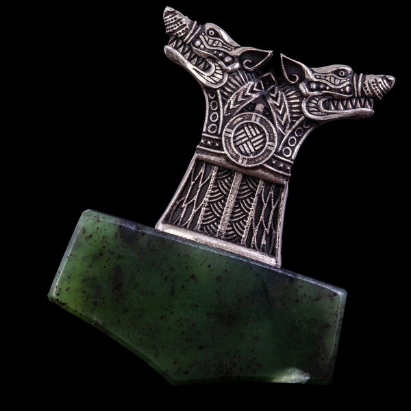 Collar con colgante de lobo de jade para hombre. Colgante Lobo Mjolnir. Lobos Geri y Freki. Regalos de jade para hombres. Joyas vikingas. Joyas de jade para hombre.