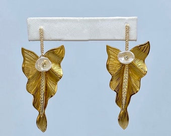 Elegant Art Deco gold earrings
