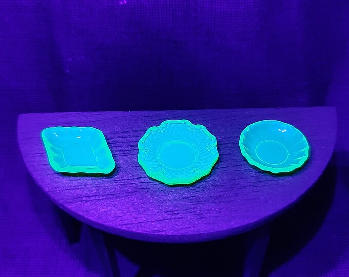 Faux Uranium Glass Dish Set and Bowls Dollhouse Miniature 1:12 Scale - Etsy