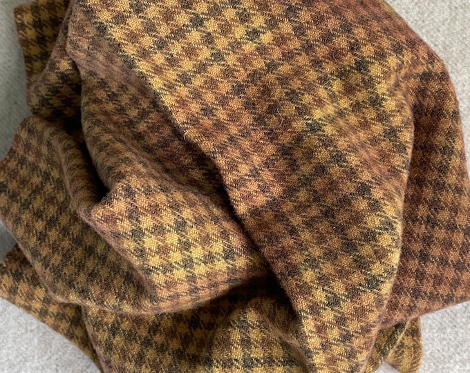 Antique Gold Check Value 5, Hand Dyed Fat Quarter, Felted Wool Fabric for Rug Hooking, Wool Appliqué, Crafts and Sewing
