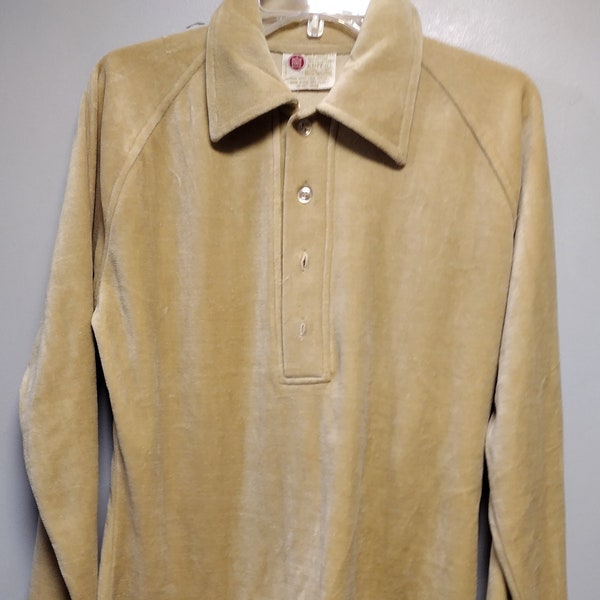 Super Classic Vintage Men's Collared Quarter Button Sweatshirt by KINGS ROAD From the 70's. Tags on Never worn.