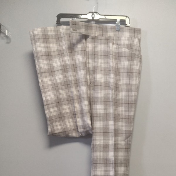 Very Cool RARE Authentic Vintage Men's EXPANDOMATIC Famous Barr Golf Slacks By HAGGAR From the 70's. tags on Never worn.