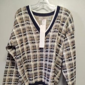 Beautiful Classic Vintage Unisex V-Neck Sweater By CROSSINGS FINE LINE From the 80's/90's. Tags on Never worn.