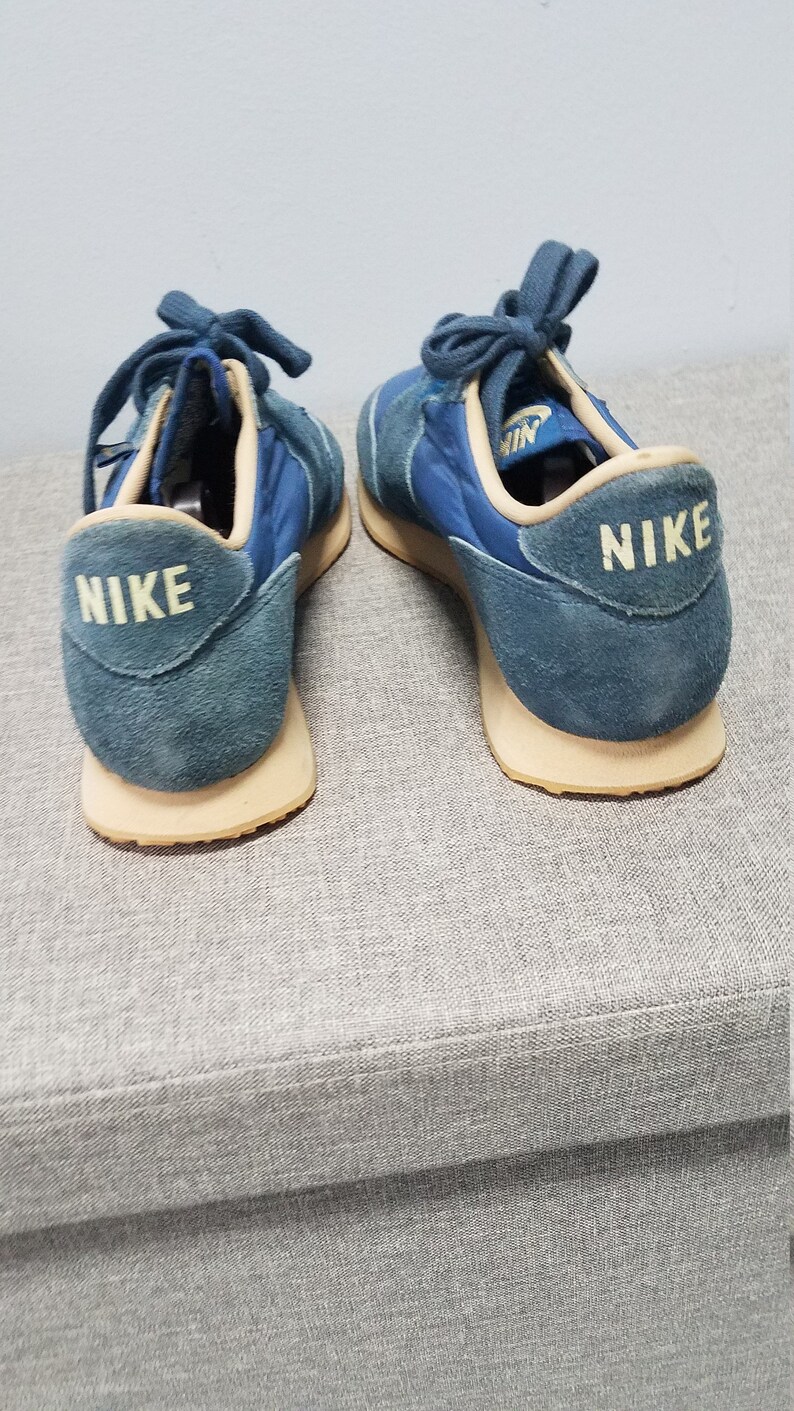 discontinued nike tennis shoes