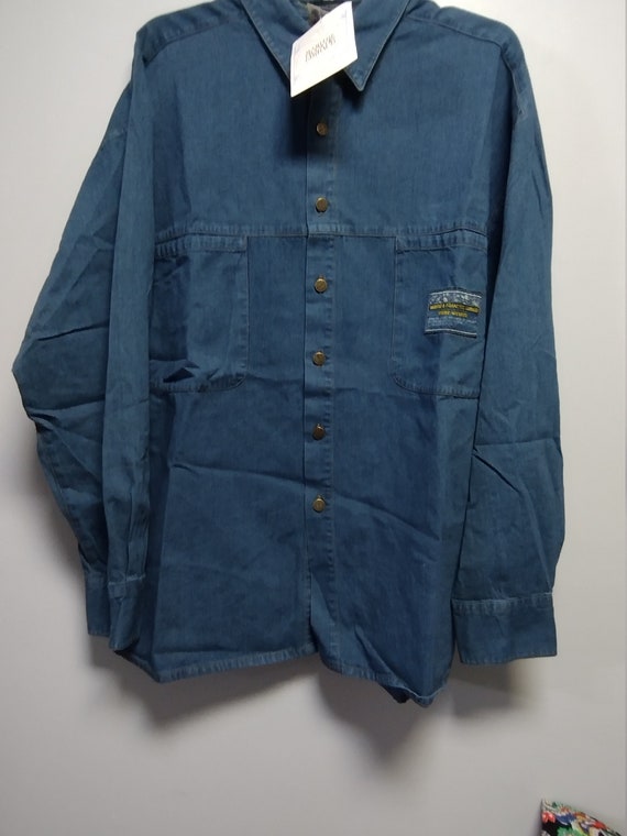 Classic Vintage Men's Blue Denim Button Down Shirt By… Gem