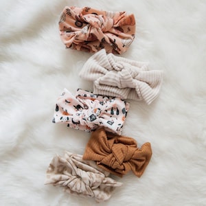 Fall Baby Head Knots, Chunky Baby Headband, Dog Print, Animal Print Headwrap, Soft Baby Headbands, Textured Girl Bows, Neutral Head Bow