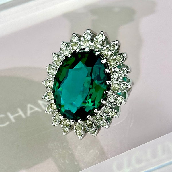 Chameau Et Chameau Ana BeKoach 18K HGE Faceted Oval shaped Emerald Crystal Vintage Cocktail Ring SIGNED