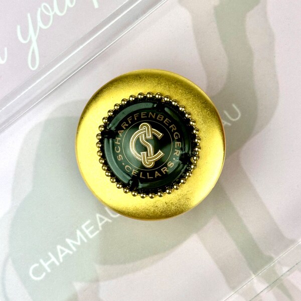 Chameau Et Chameau Kathleen Mailliard SF-CA Vintage Champagne Bottle Cap Gold Tone Brooch SIGNED