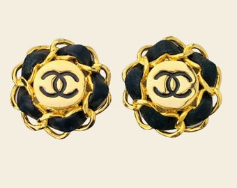 Chameau Et Chameau Chanel Vintage 90s CC Logo Lamb Leather Woven Chain Earrings SIGNED