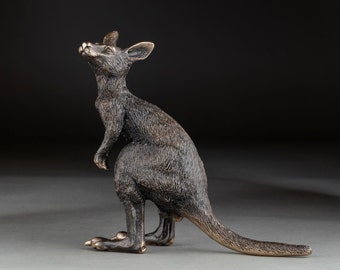 KANGAROO BRONZE SCULPTURE, Australian Animals, Australian Gif, Australian Made Gift, Australian Souvenir, Bronze Figure, Australian Artist