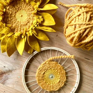 Woven Sunflower Kit image 2