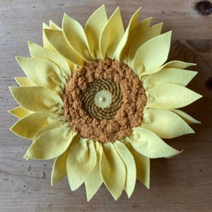 Woven Sunflower Kit image 4