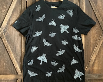 Adult L - Moth: T-Shirt