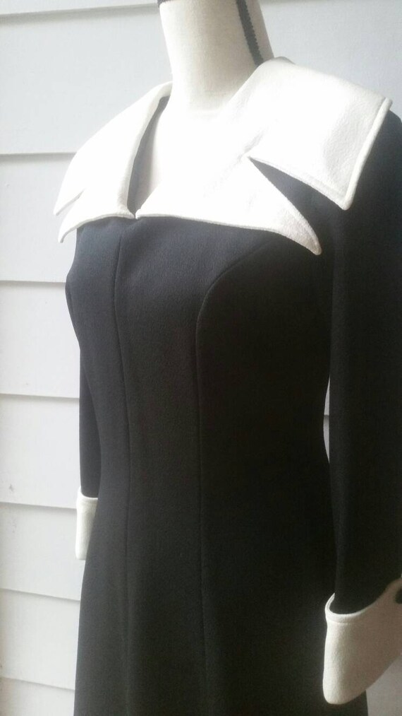 1960s Atomic Mod Black and White Dress || Jennifer Da… - Gem