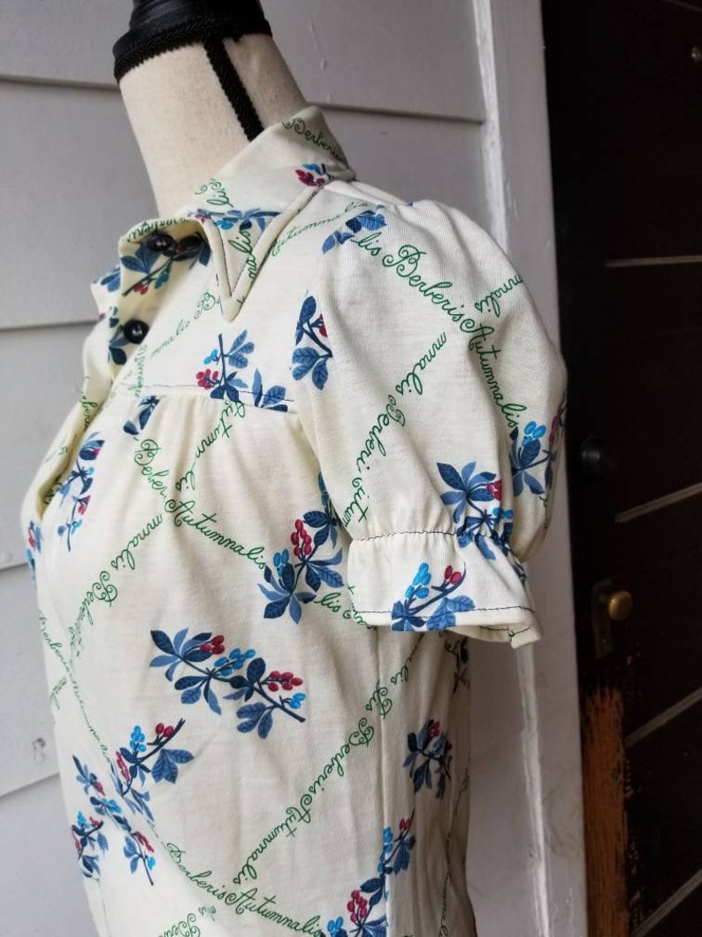 Mister Marty 1970s Deadstock Novelty Floral Top Lis Berleris Autumnalis