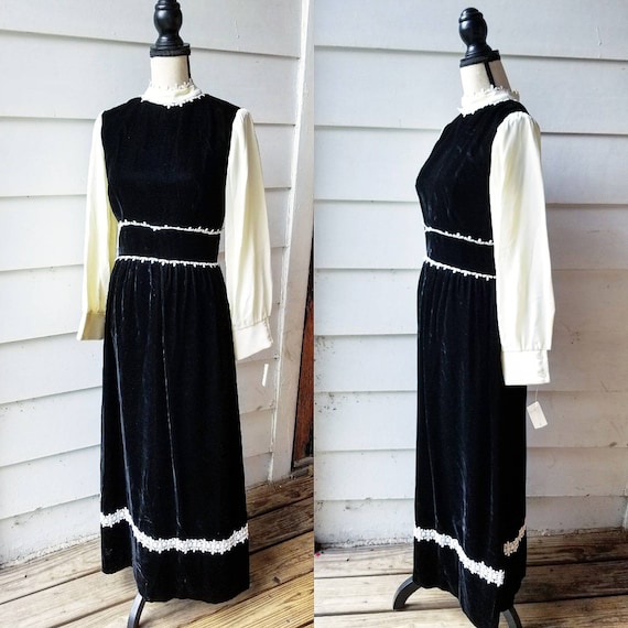 1970s Black Velvet Dress with White Trim || Mediu… - image 1