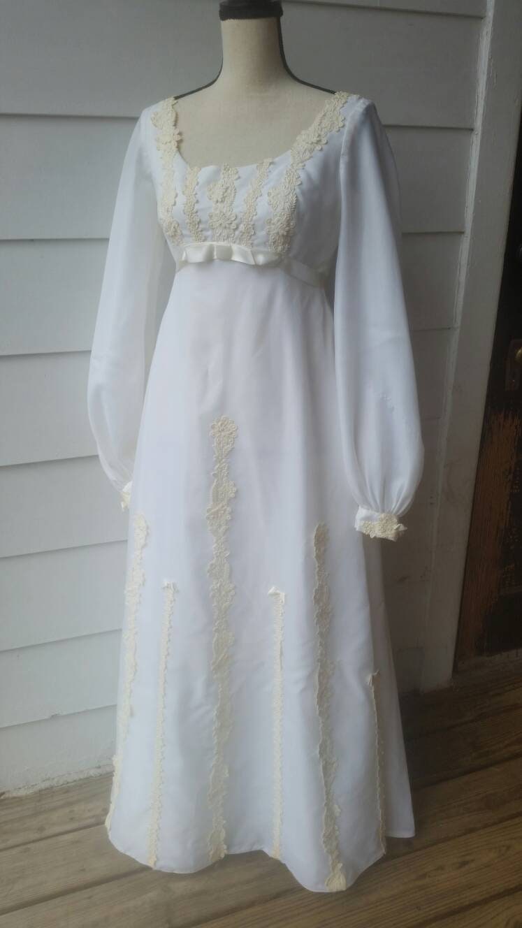 1960s Wedding Dress Flower Detailing Medium | Etsy