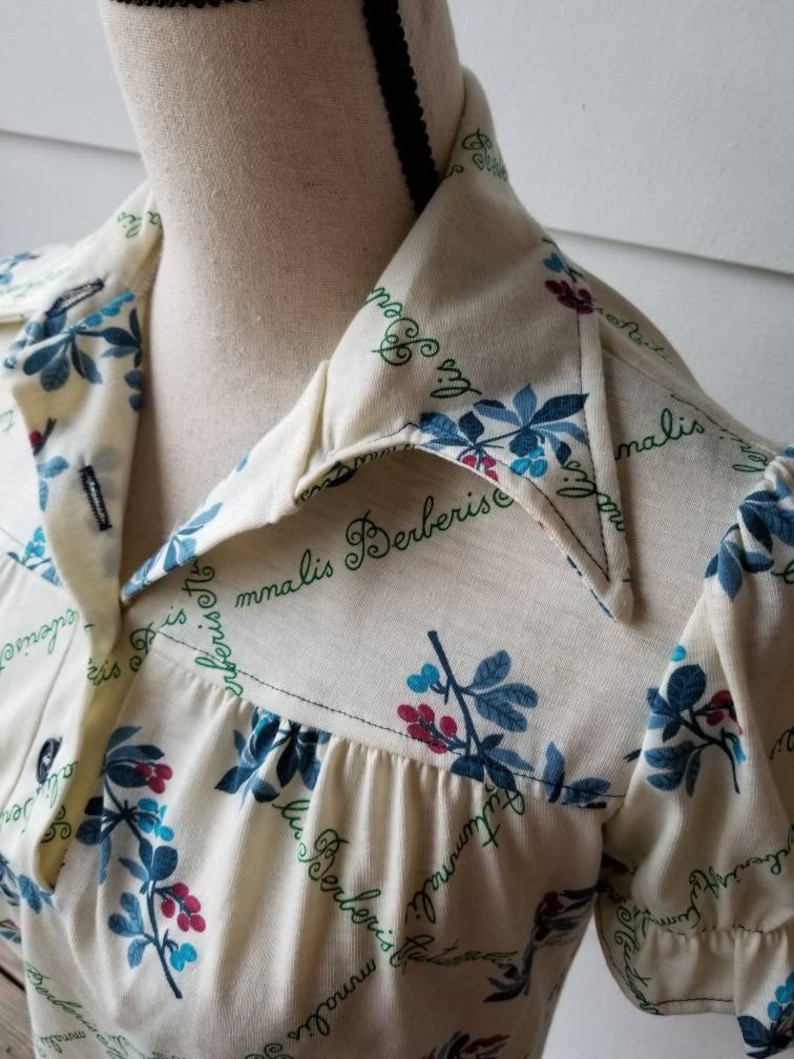 Mister Marty 1970s Deadstock Novelty Floral Top Lis Berleris Autumnalis