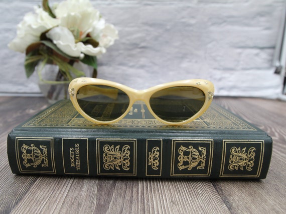 1950’s ITALIAN CAT EYE  mod sunglasses, gold opal… - image 8