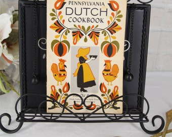 1960'S PENNSYLVANIA DUTCH COOKBOOK,  vintage recipe book from early dutch settlers in Pennsylvania, housecleaning, religious kitchen, prayer