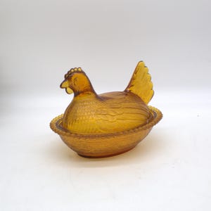 grote KIP OP NEST amber gouden kip snoepschaal halverwege de eeuw keukendecor glazen kipschotel cadeau rustieke boerderij hut meer decor