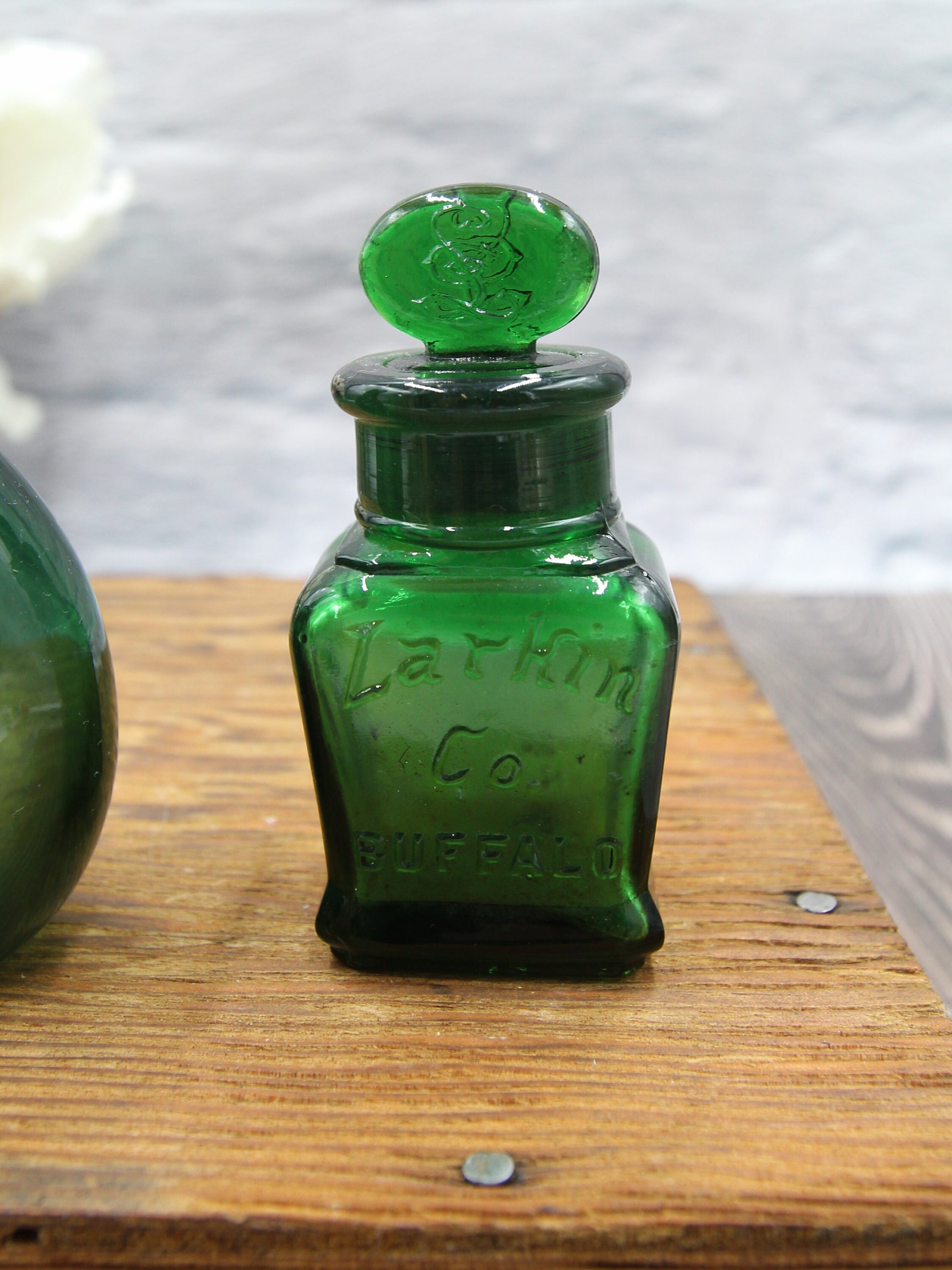 ANTIQUE GREEN BOTTLES Medicine Jars Apothecary Decor Larkin Etsy