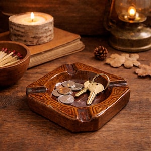 Posacenere vintage in ceramica gialla / Decorazione tradizionale con motivo a greca