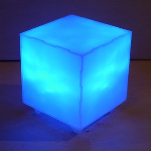 Glowing Cube Light