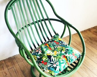 Vintage swivel armchair in painted rattan. 50s. French vintage. French home decor.