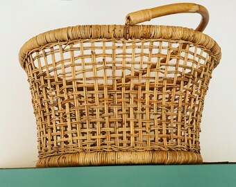 Vintage wicker and rattan basket. French vintage.