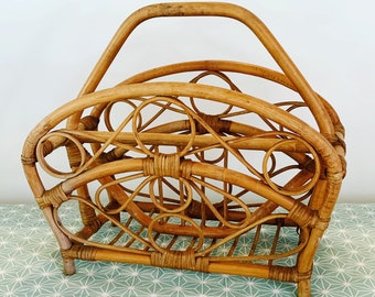 Vintage rattan magazine rack from the 50s. vintage French.