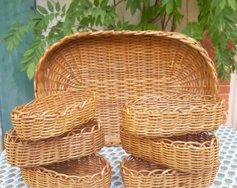 Vintage wicker serving tray and its 6 matching bowls. 1950s. Vintage service tray. French vintage. french home decor.