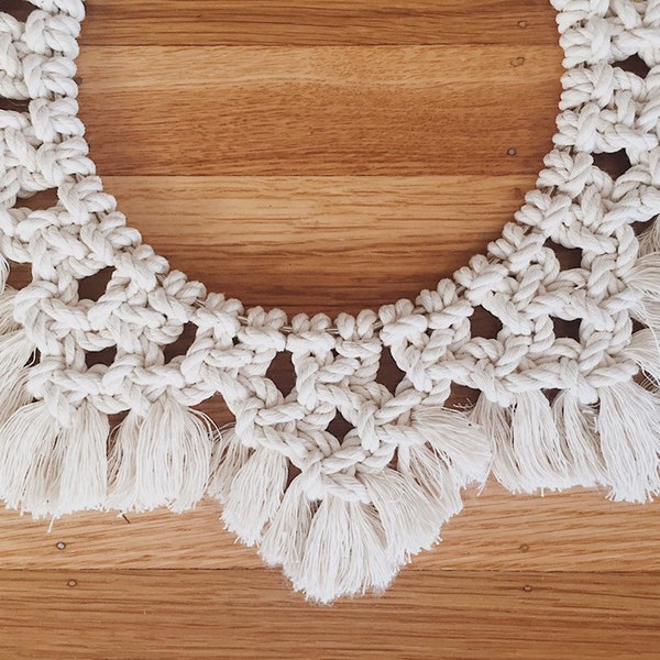 Macrame Wreath / Holiday Wreath / Macrame Home Decor / Macrame Wall Hanging