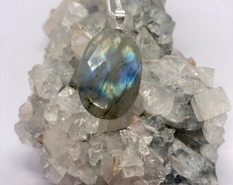 Cabochon pendentif labradorite