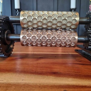 2 x Antique Sweet Candy Drop Rollers Pre 1924 Himbeere oder Brombeere von Luke Collier & Sons Rochdale