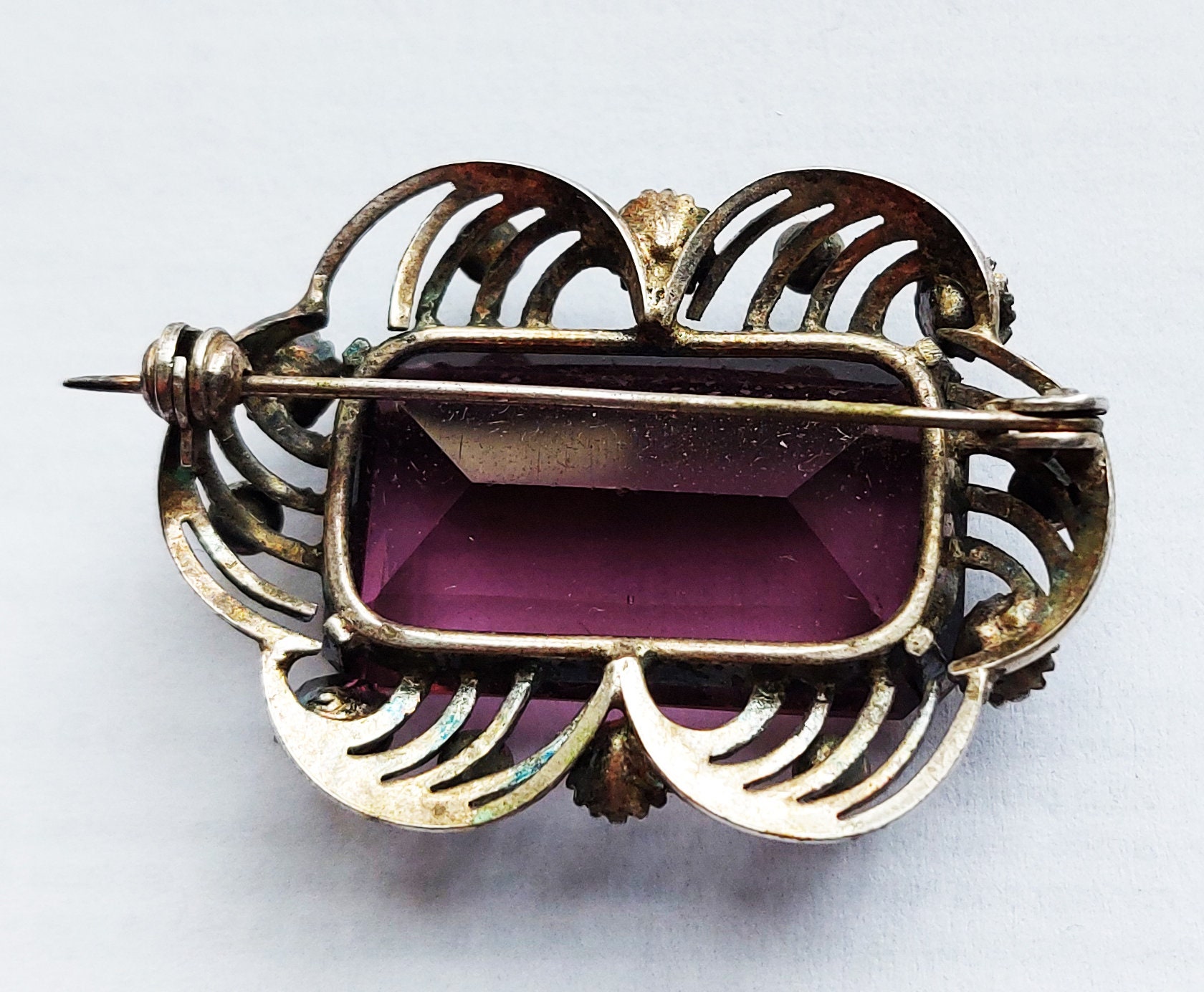 Broche Victorienne Aiguille En Argent Et Améthyste - XIXe Siècle, Angleterre, Longueur 9 Cm
