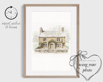 Peut inclure: Peinture à l'aquarelle d'une maison en pierre avec une porte verte, entourée de verdure et d'une petite clôture. L'œuvre est encadrée dans un cadre en bois clair. Le texte sur l'image dit "visual within 24 hours" et "PORTRAIT PAINTING using your photo."