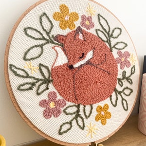 Punch Needle Kit For Beginners. Woodland Fox Sleeping in flowers Craft Kit. Make Your Own. Personalised gift.