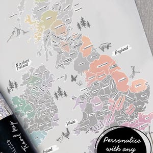 Aquarelle personnalisée à gratter dessinée à la main, carte du Royaume-Uni de l'Angleterre, de l'Irlande, de l'Écosse - couleurs arc-en-ciel