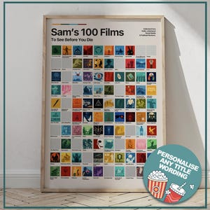 Könnte beinhalten: Gerahmtes Poster mit dem Titel "Sam's 100 Filme, die man gesehen haben muss". Das Poster zeigt ein Raster aus farbenfrohen Film-Icons. Ein kreisförmiges Grafik mit Popcorn und einem Getränk sagt "Personalisiere jeden Titel".