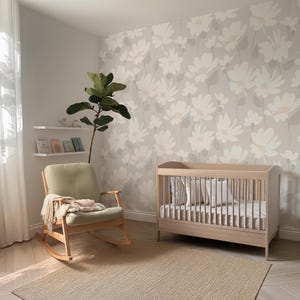Carta da parati tradizionale per la cameretta dei bambini con effetto peel and stick o COLORI TENUI - Motivo floreale vintage con fiori di eucalipto e margherite