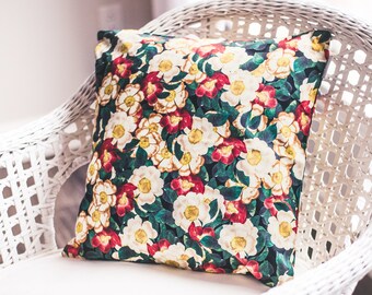 Camellia cushion cover, Christmas cushion cover, Decorative Pillows, Cotton Pillowcase