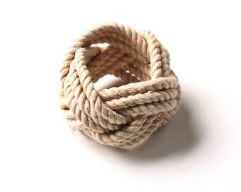 Simple knotted jute rope napkin ring, “A knot between human and nature” Hemp Napkin Ring, Natural colour, Unbleached, Jute rope