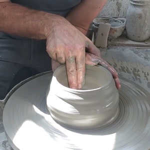 Pottery Wheel for Beginners – 14 Tips on Buying a Wheel