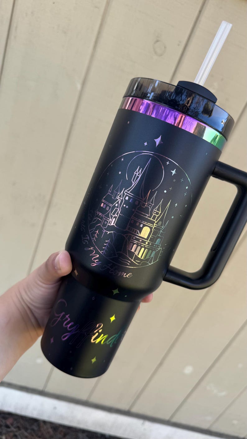 Vaso térmico de acero inoxidable de 40 oz con la frase "Hogwarts es mi hogar" imagen 5
